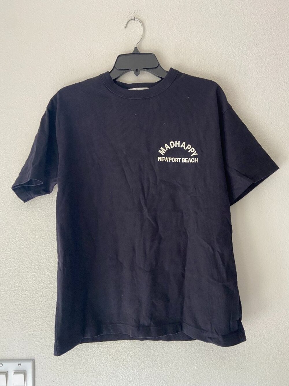 MADHAPPY BLACK NEWPORT BEACH HEAVY WEIGHT T SHIRT SZ XS